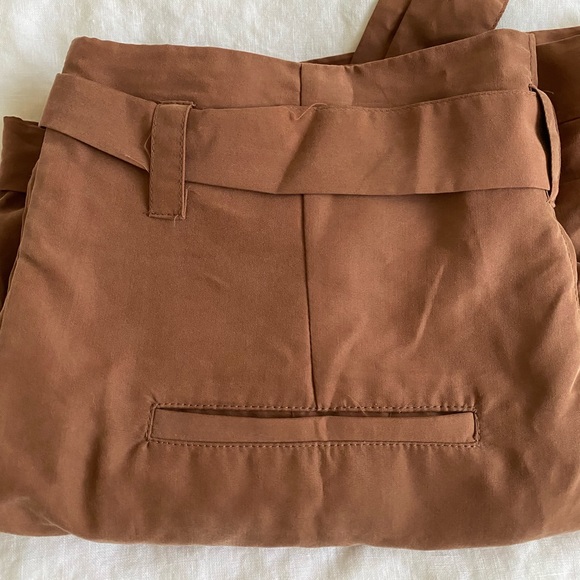 Divided by H&M Paperbag Waist Shorts - Picture 5 of 6